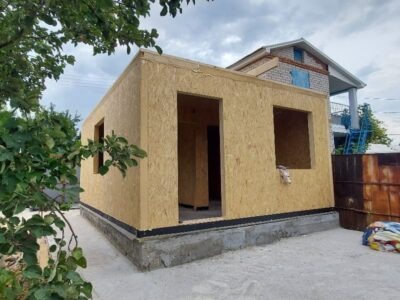 Дачный дом 30 м2 с террасой из СИП‑панелей-9